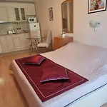 Prestige Apartment, Apartment